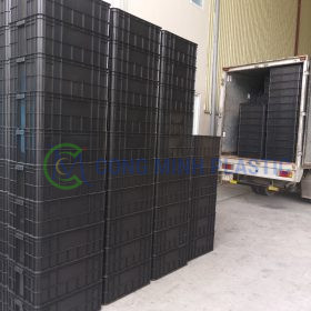 Thùng nhựa đặc HS019