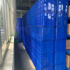 Thùng nhựa đặc HS026