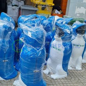 Thùng Rác Nhựa Composite Hình Chim Cánh Cụt CM06