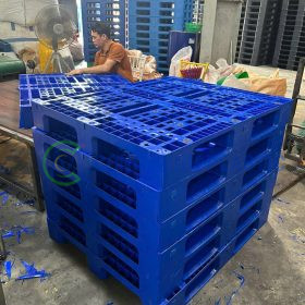 Pallet Nhựa 6 Lõi Thép
