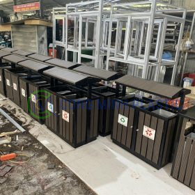 Thùng Rác Thép Giả Gỗ 2 Ngăn Ngoài Trời