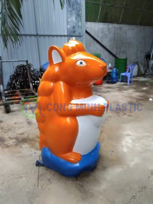 thùng rác hình con thú